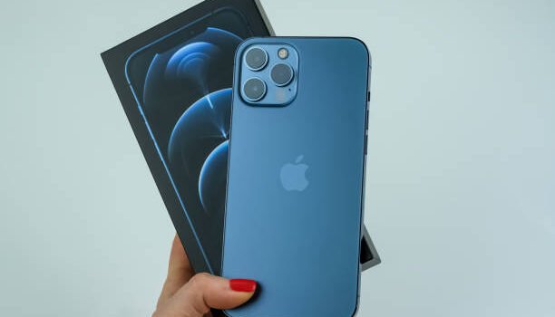 iPhone 12 Pro: Cât de performantă este camera foto-video? 