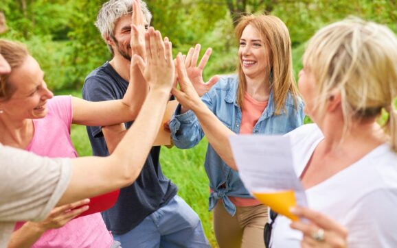 5 activități de team building în natură